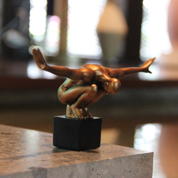 Adam & Friends Home Decor Take-A-Bow Man Sculpture | 1-Piece | Bronze - Picture 6 of 6